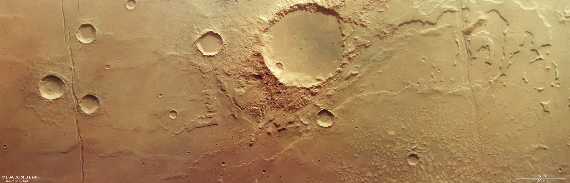 Chaotisches Terrain: Gebiete auf dem Mars, in denen Berge und Hochflächen durch Risse und Furchen in einem scheinbar ungeordneten Muster verbunden sind.