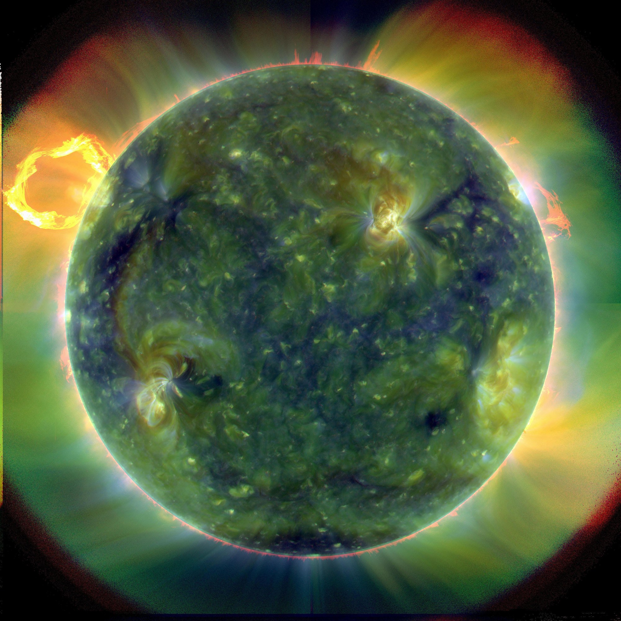 Falschfarbenbild der Sonne im extremen Ultraviolettbereich