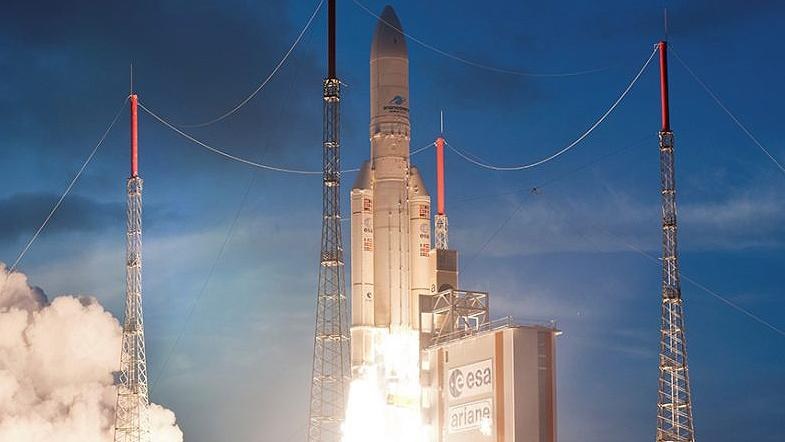 Bilderbuchstart der Ariane 5ECA mit dem EDRS C-Satelliten