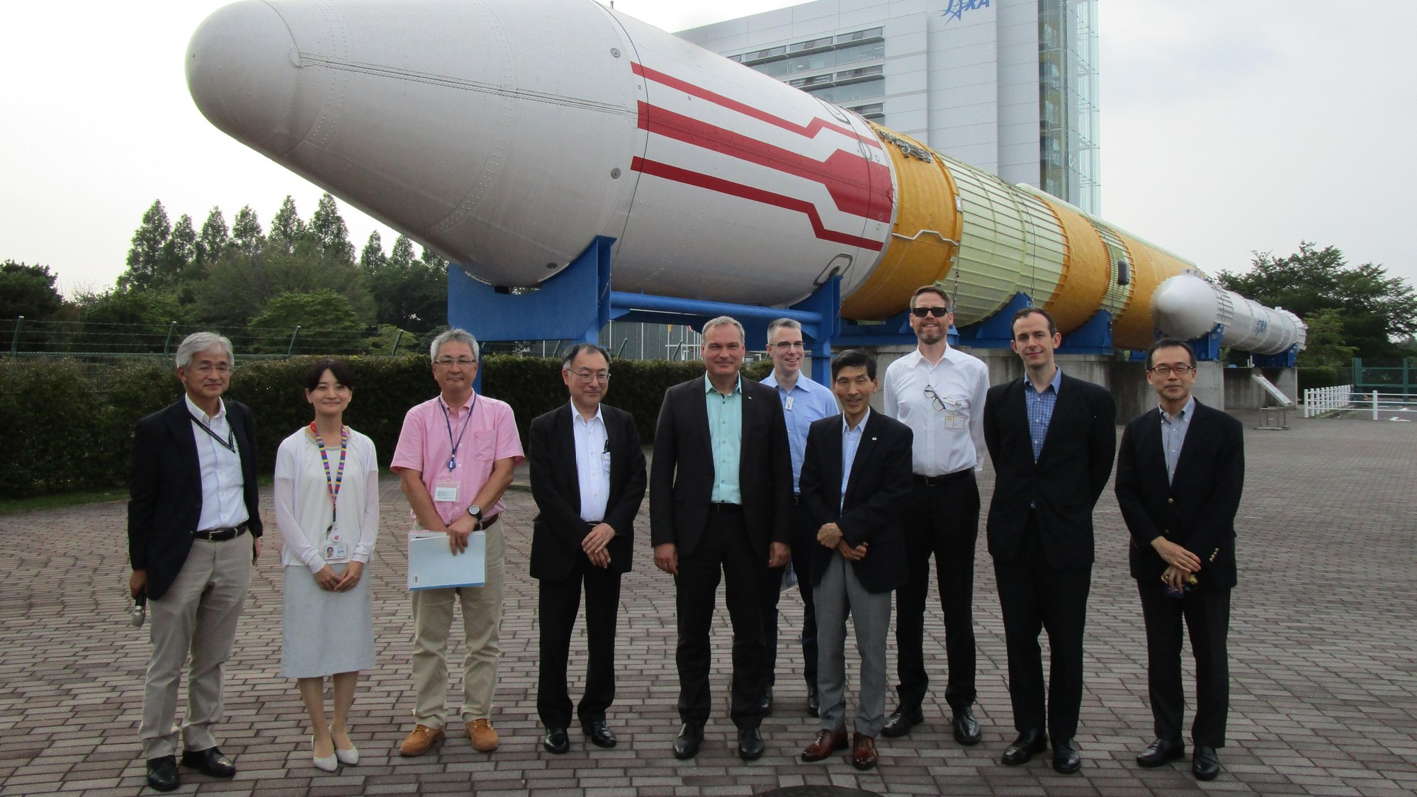 Die DLR-Delegation beim Besuch im JAXA Tsukuba Space Center am 31. Juli 2019