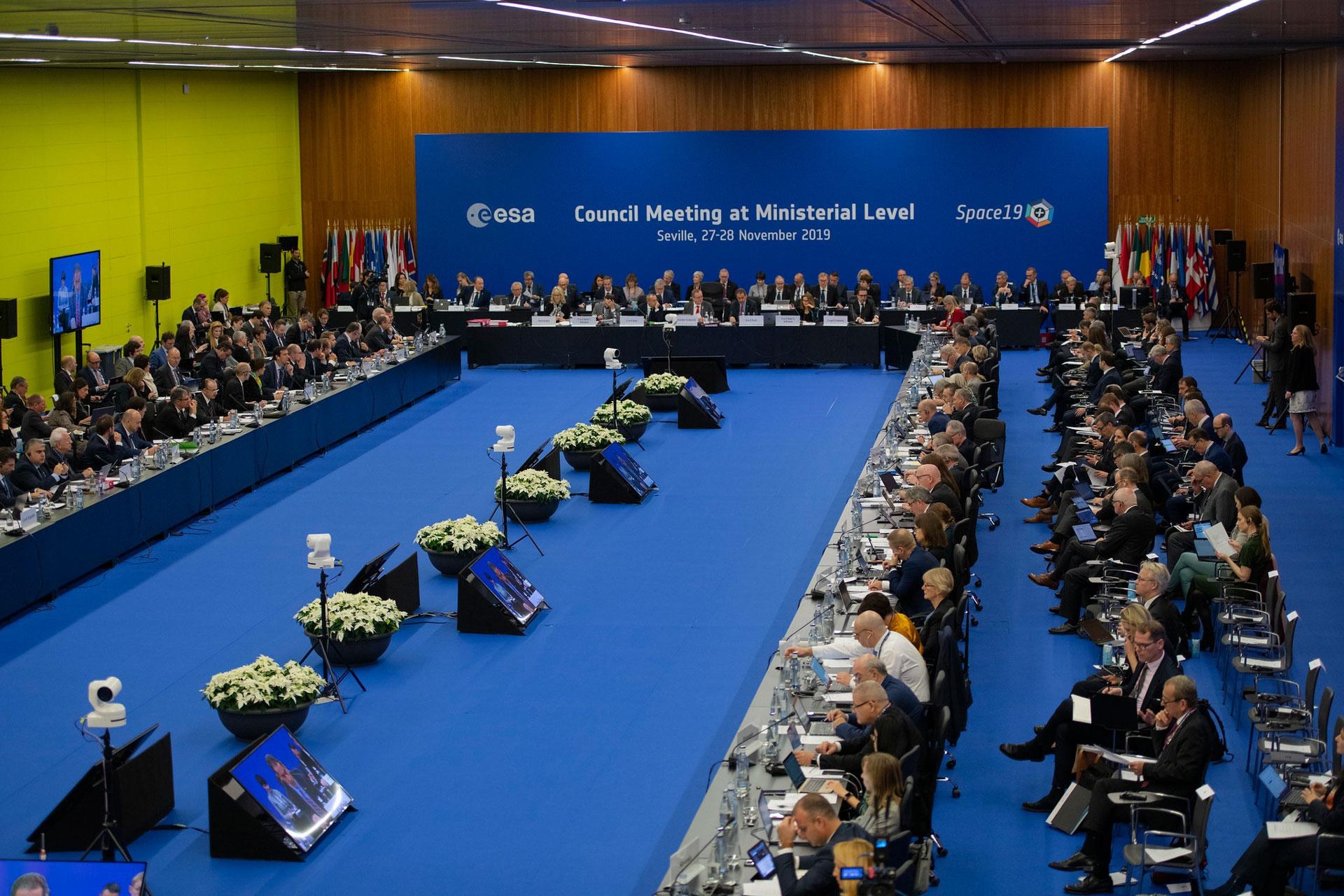 Hauptraum der ESA-Ministerratskonferenz 2019 in Sevilla