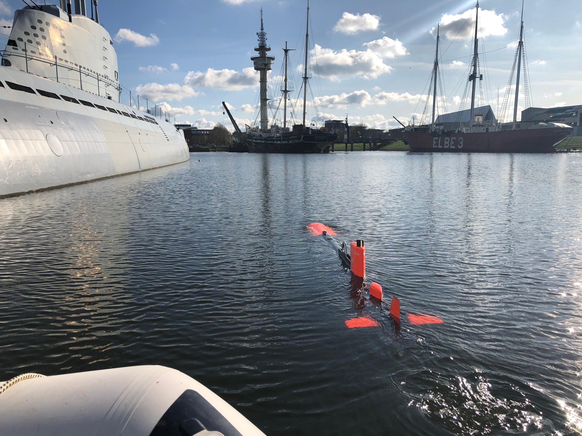 Das ferngesteuerte U-Boot vermisst den gesamten Museumshafen