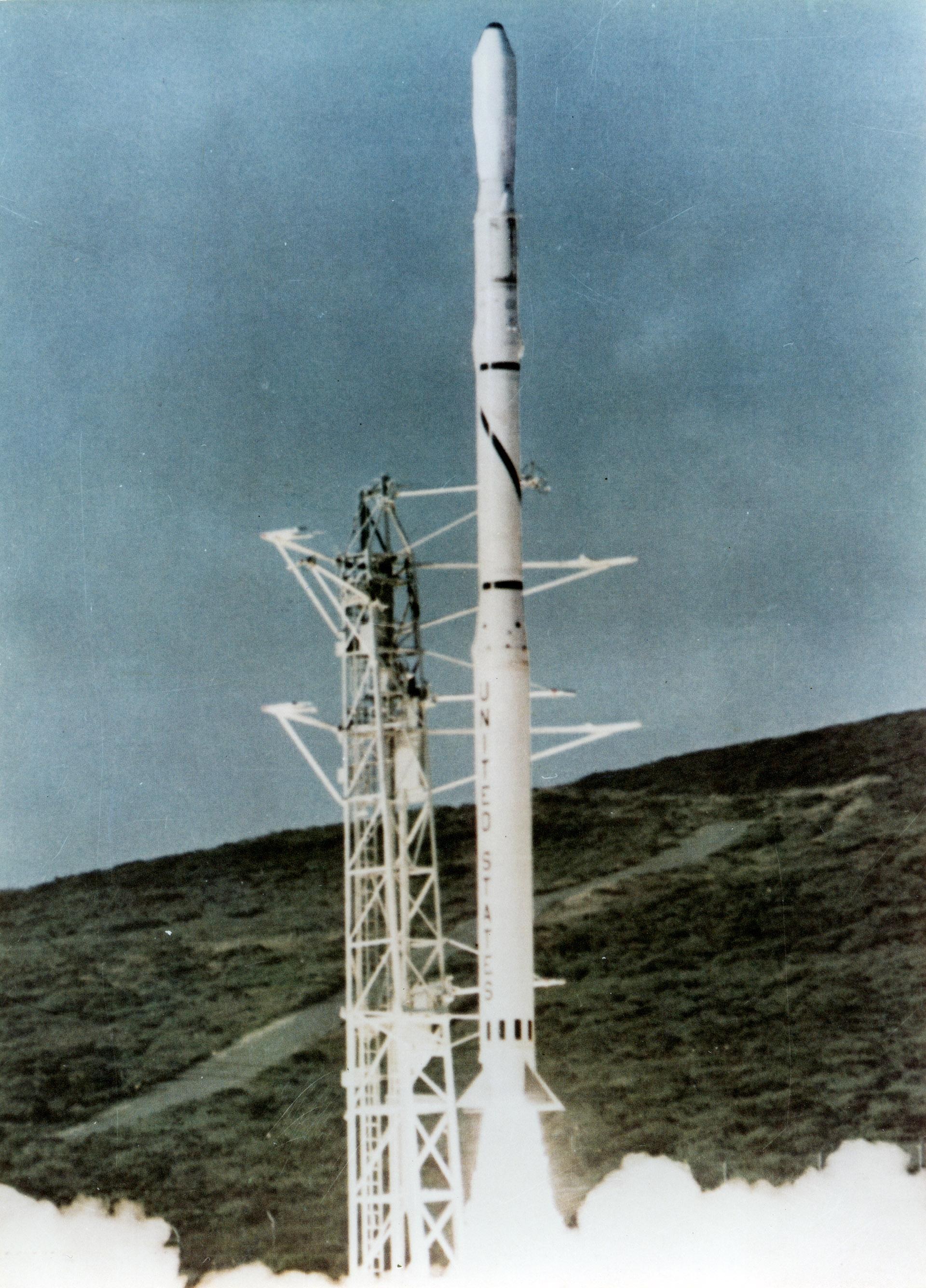 Start des ersten deutschen Forschungssatelliten AZUR / GRS A (German Research Satellite) auf einer Scout-Trägerrakete am 08.11.1969