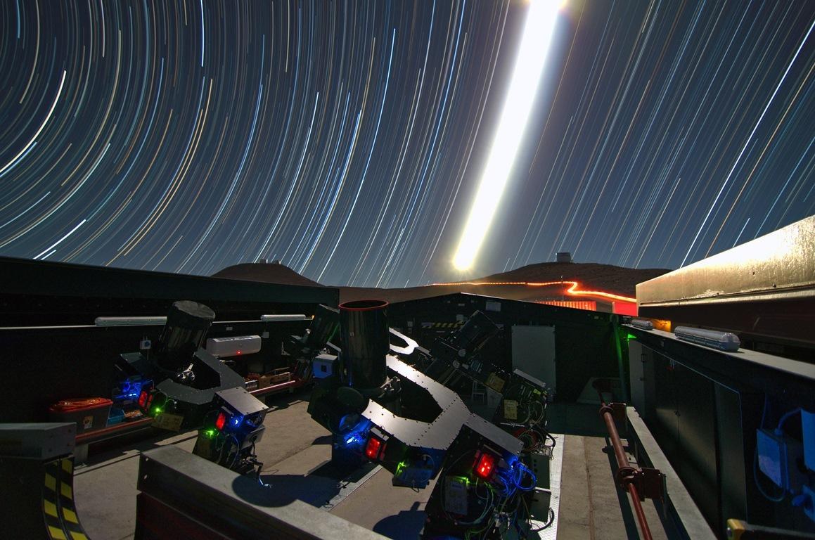 Blick auf die Teleskopanlage auf dem Paranal-Observatorium