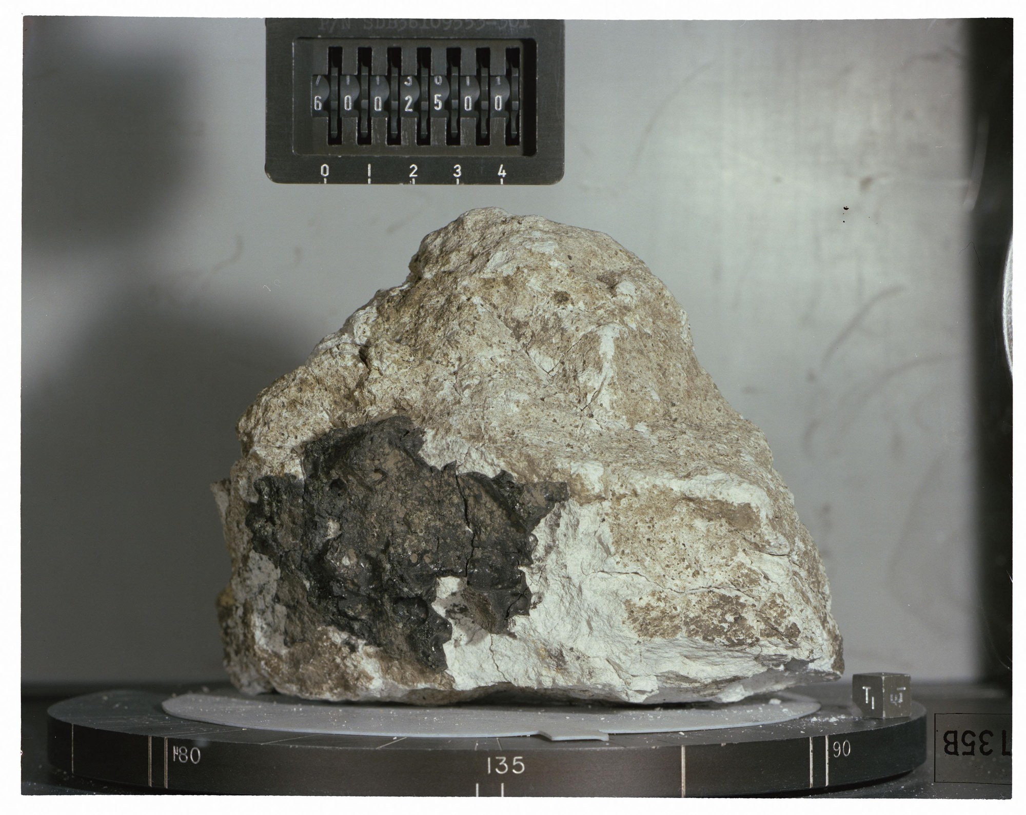 Einer der ältesten Steine vom Mond
