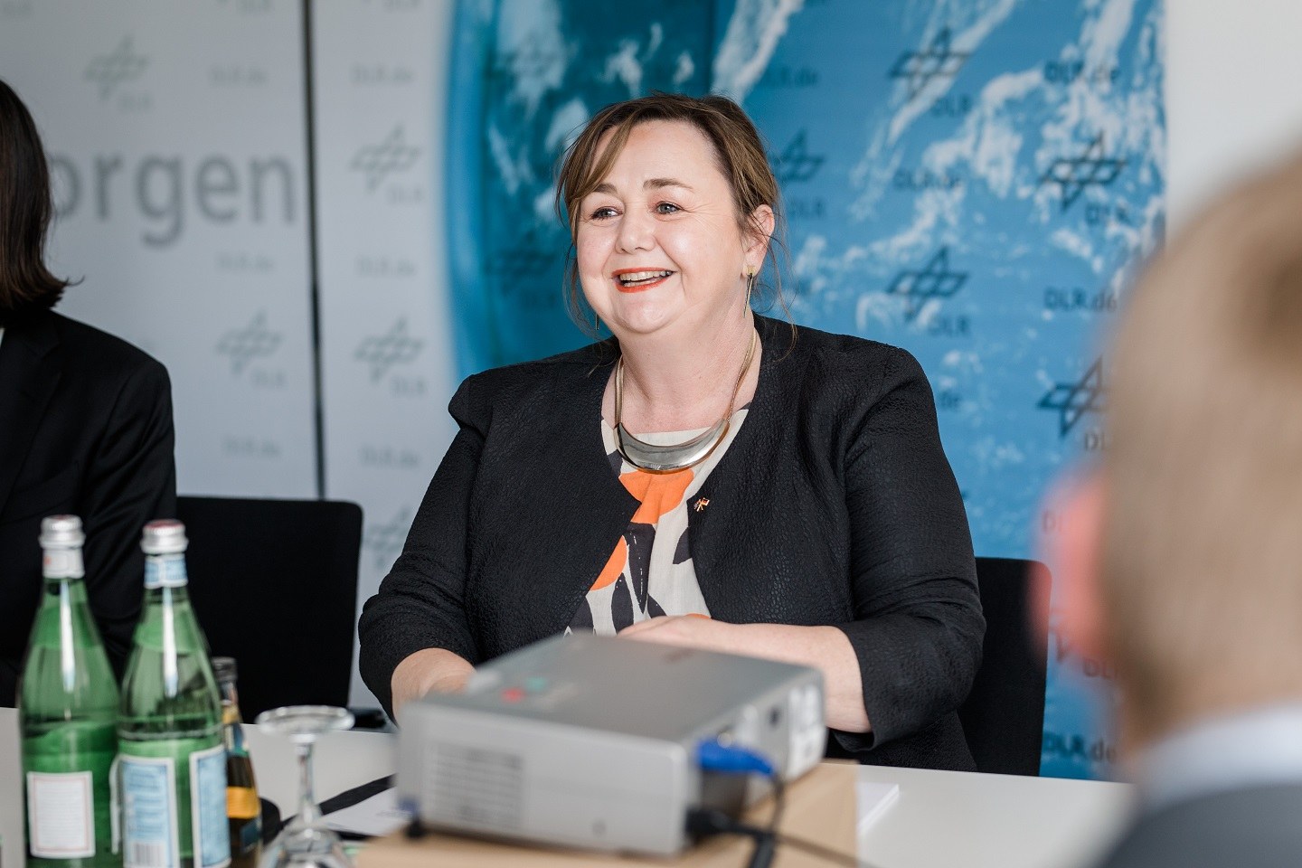 Hon Dr. Megan Woods zu Gast im Berliner Büro des DLR
