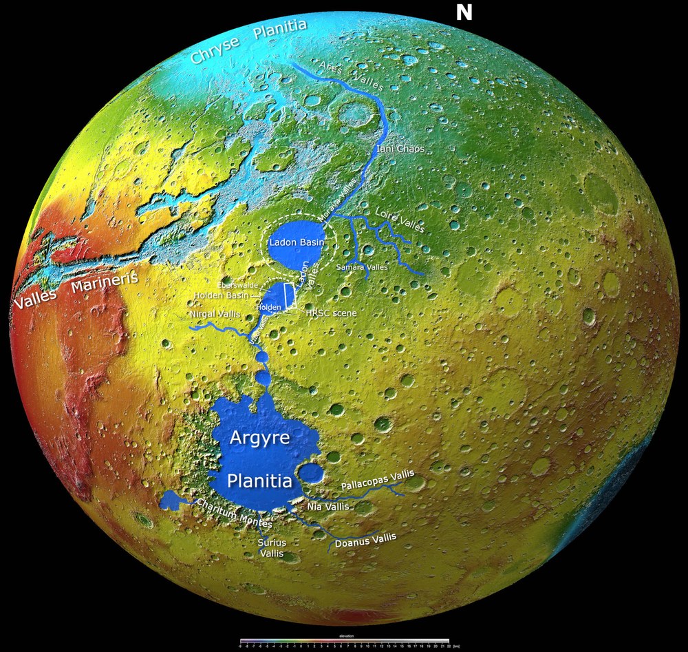 Hemisphärische Übersichtskarte des Uzboi-Ladon-Morava-Abflusssystems mit möglichem früherem Wasserstand