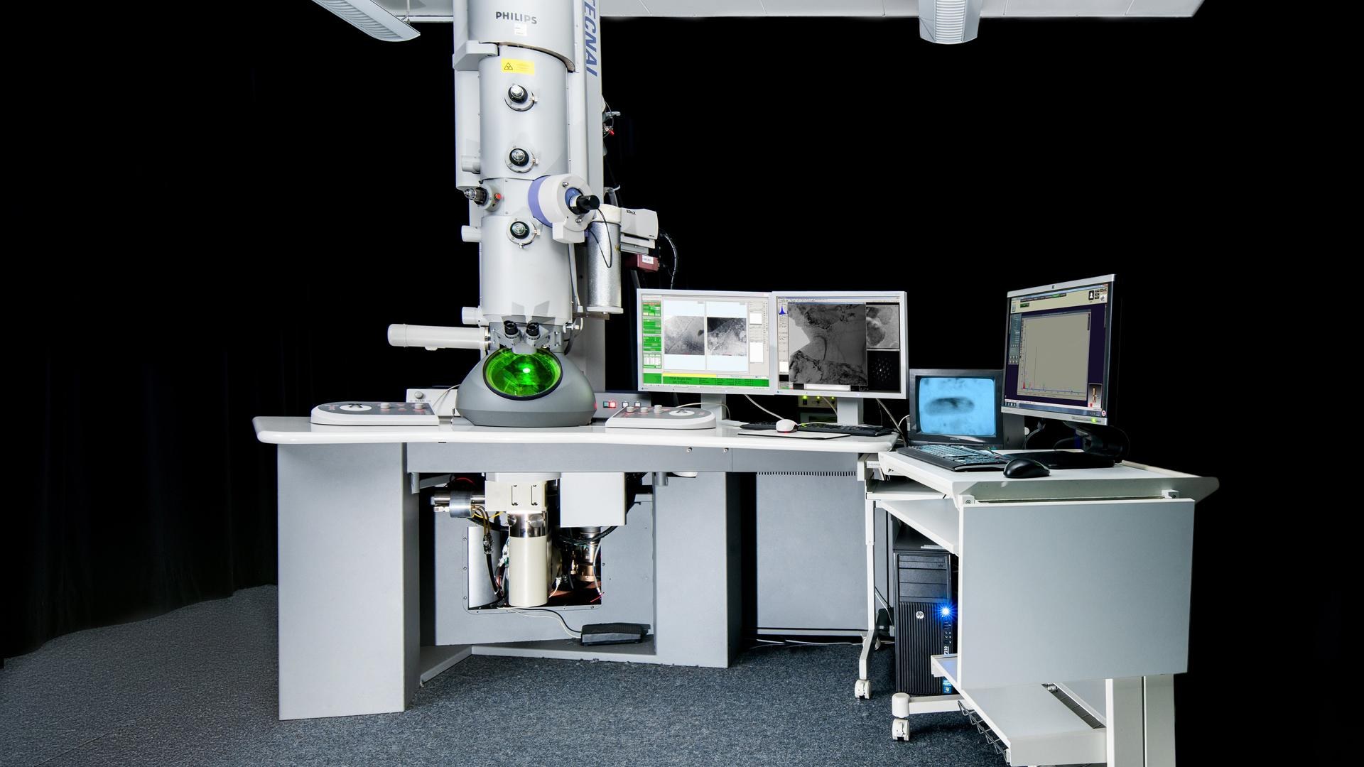 Das Analytische Transmissionselektronenmikroskop Philips Tecnai F30 am Institut für Werkstoff-Forschung