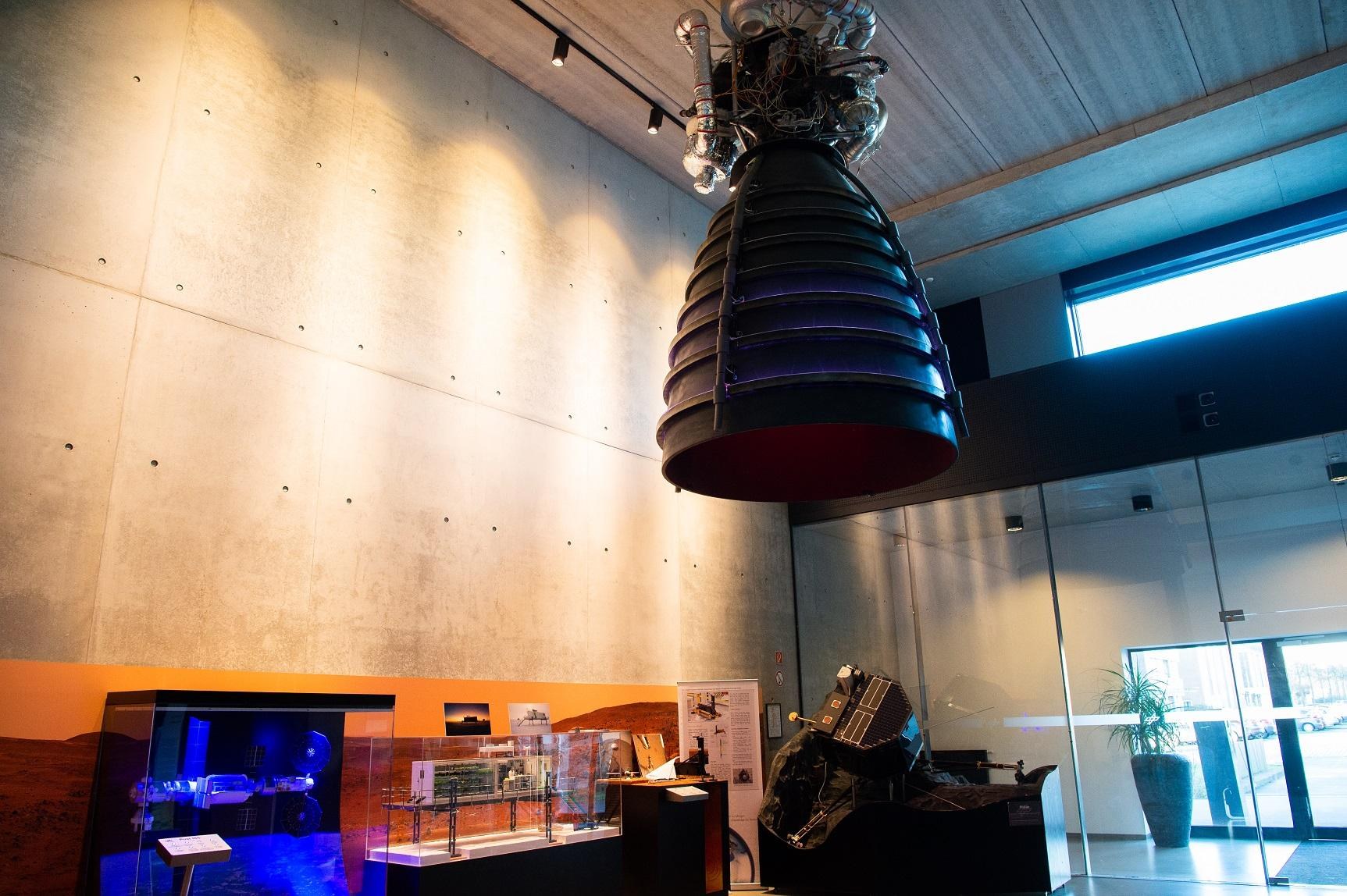 Ausstellung im DLR-Institut für Raumfahrtsysteme