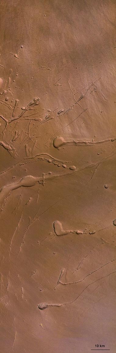 Eingestürzte Lavakanäle am Marsvulkan Ascraeus Mons