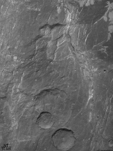 Mars-Grabensysteme Claritas Fossae und Claritas Rupes (s-w)