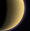 Raumsonde Cassini untersucht den Saturnmond Titan aus nächster Nähe: Was verbirgt sich unter der Wolkenhülle?