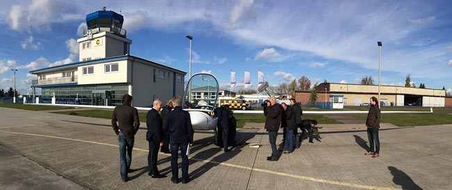 Start des Foschungsflugzeugs in Strausberg 