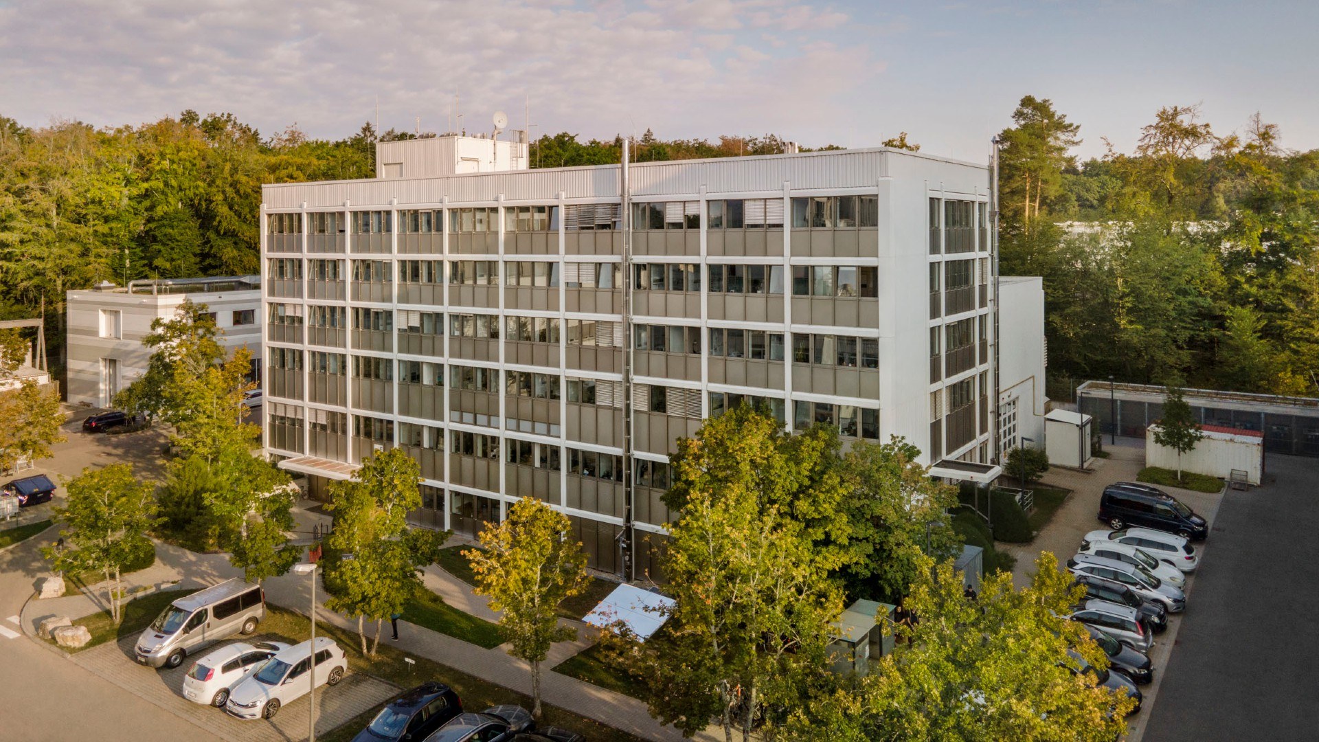 Institutsgebäude DLR-Institut für Bauweisen und Strukturtechnologie in Stuttgart