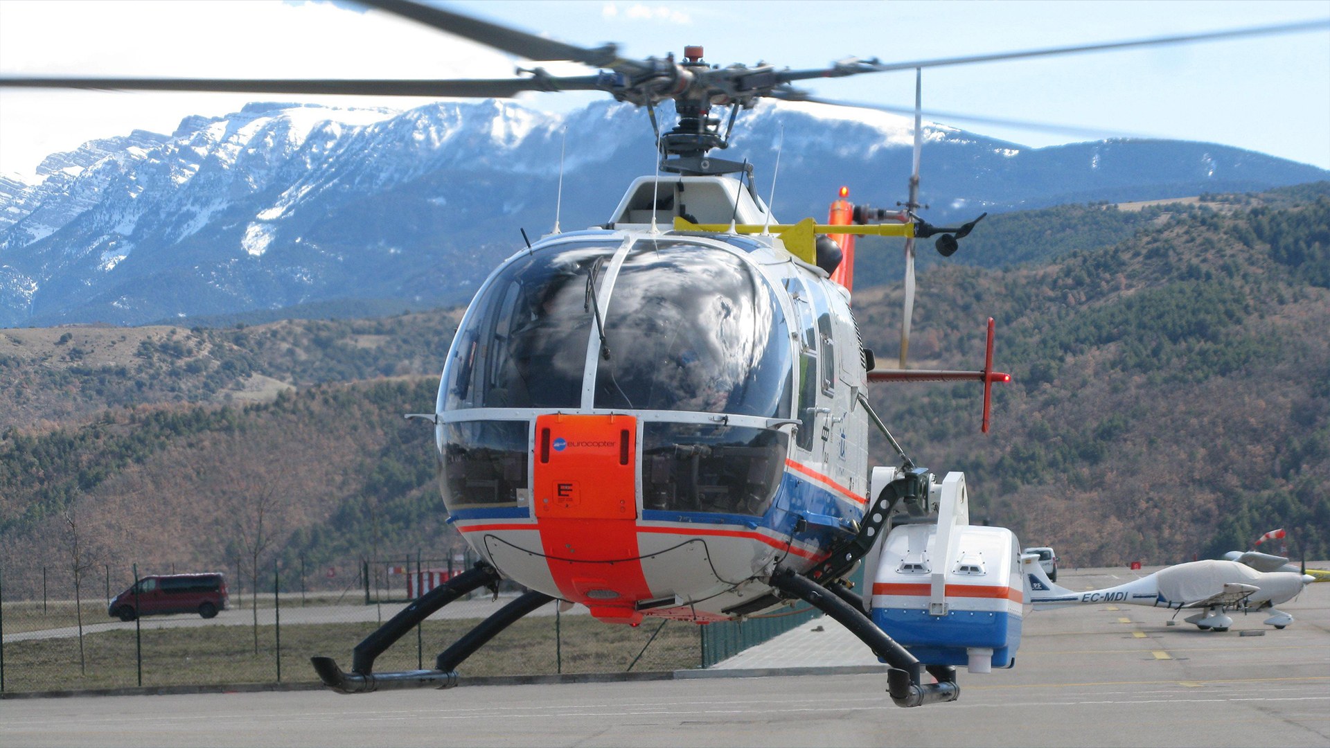 DLR-Hubschrauber BO 105 mit Sensor