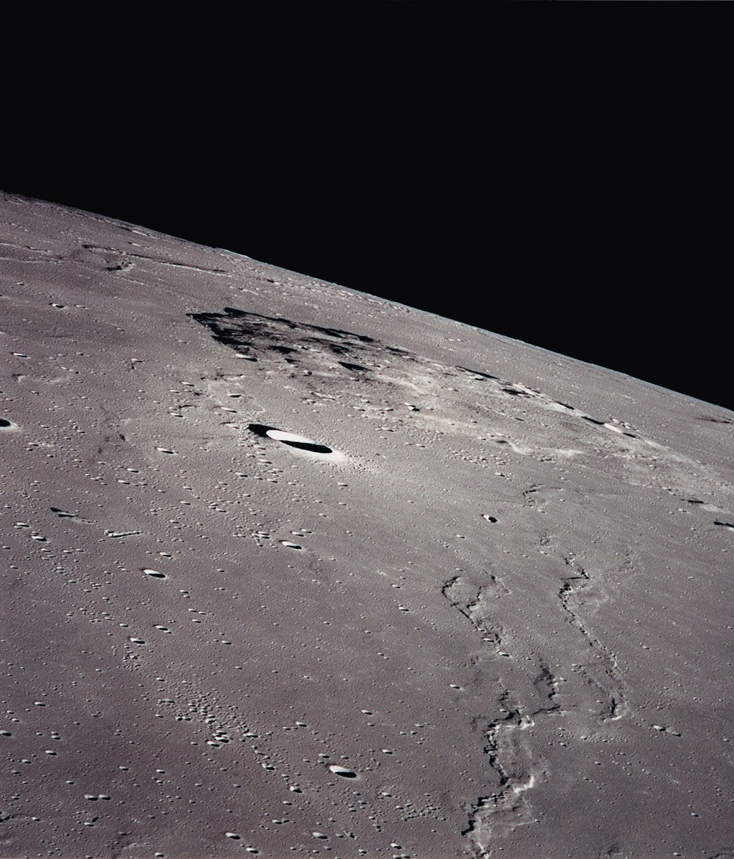 Foto des Mons Rümker auf dem Mond