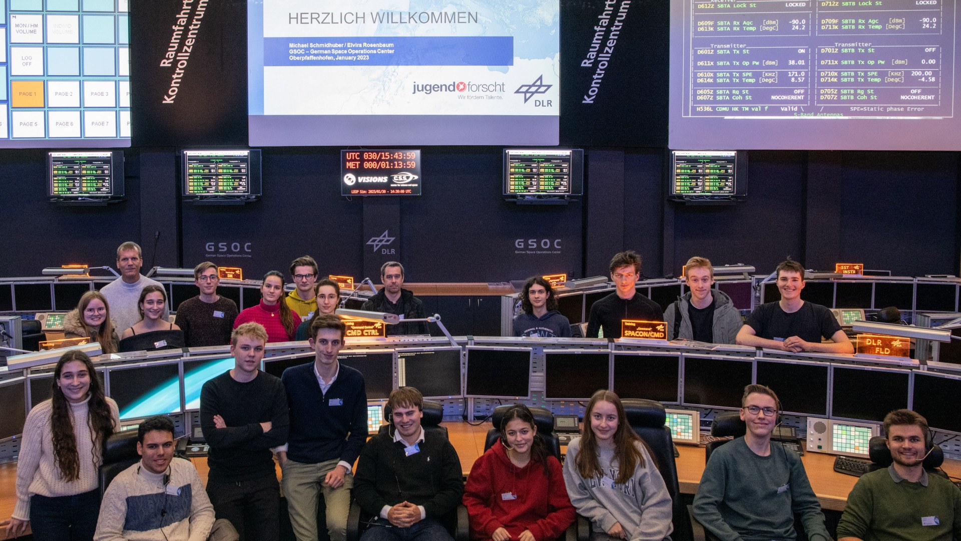 Jugendliche beim Workshop Spacecraft Operations