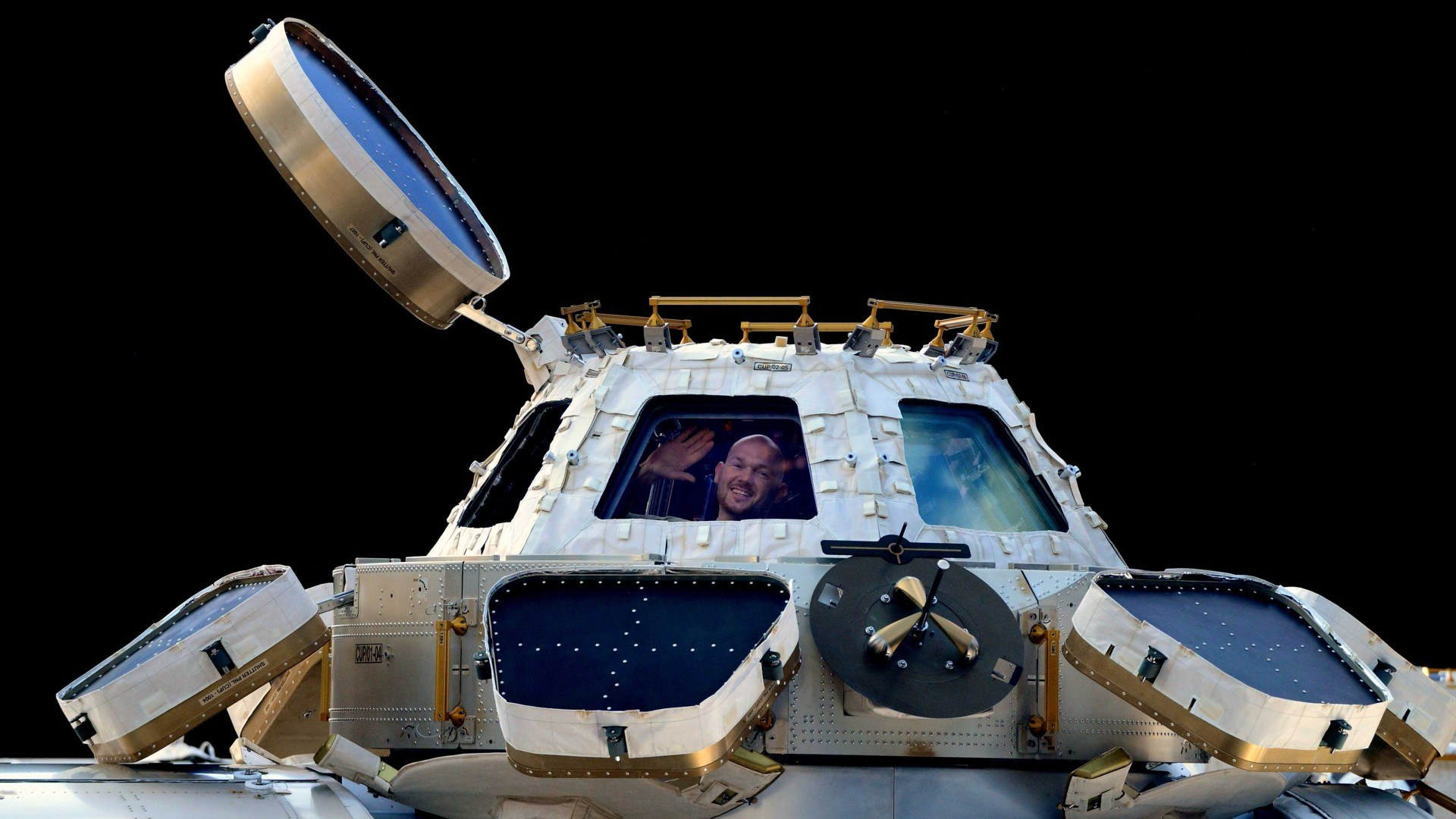Alexander Gerst in der Cupola der ISS.