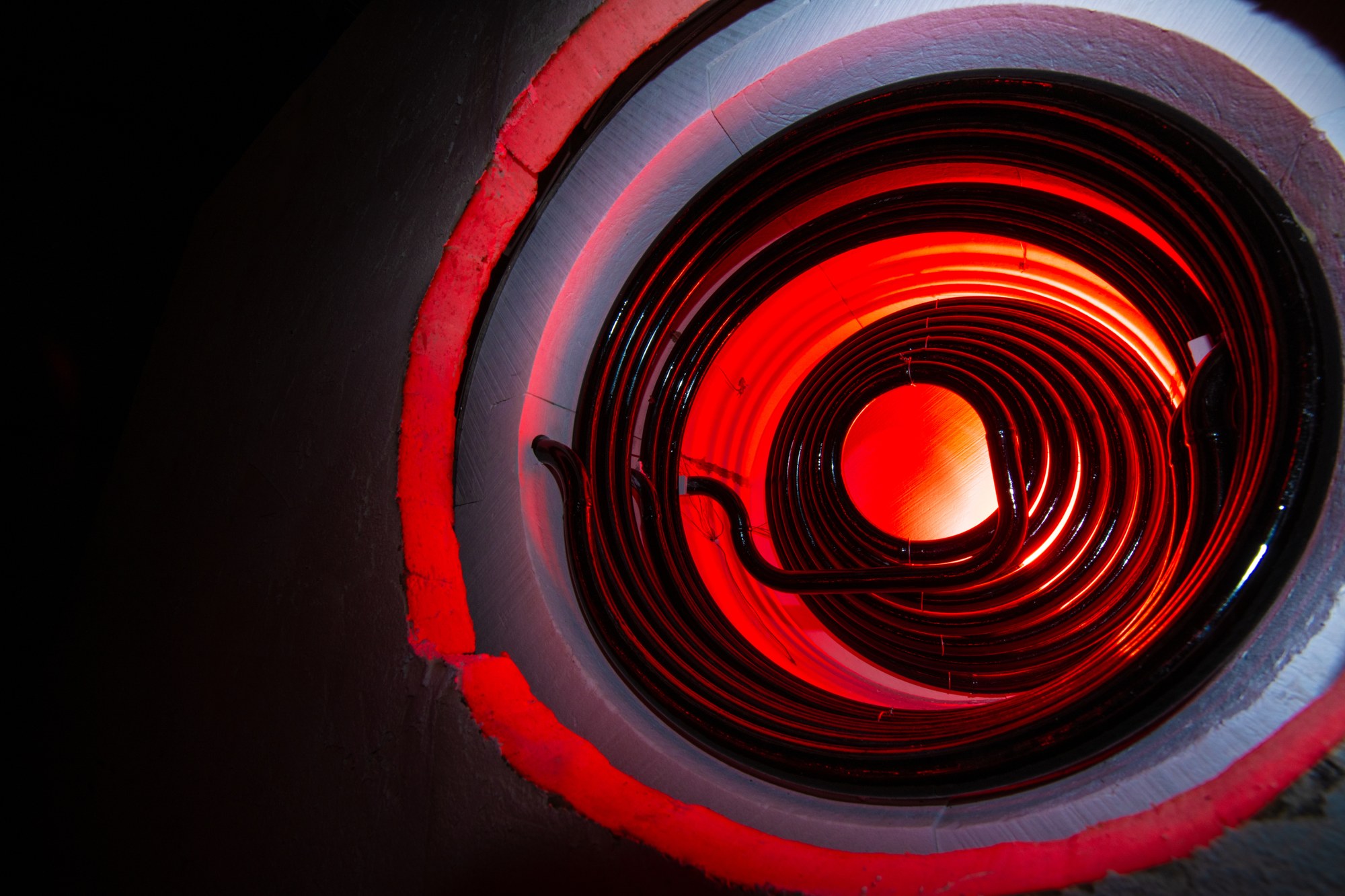 Close-up of the red-hot SOL reactor