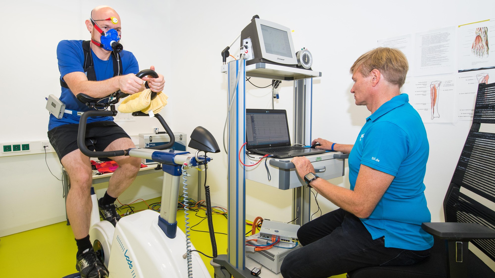 Alexander Gerst training with MetabolicSpace and SPACETEX-2