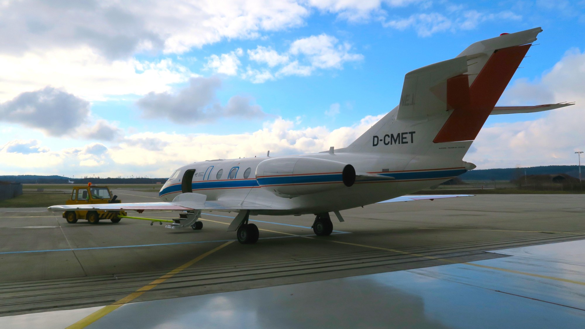 DLR Falcon research aircraft in the hangar at the DLR site in Oberpfaffenhofen