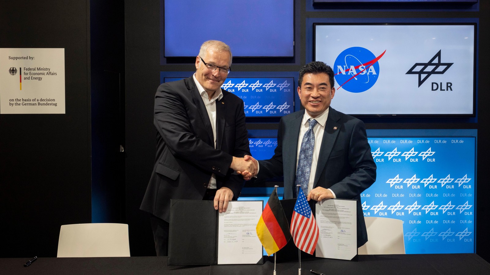 DLR - Extension Of NASA/DLR Cooperation