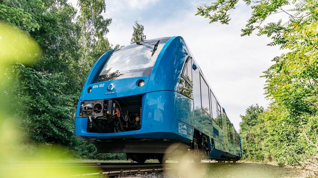 The world's first hydrogen train runs in northern Lower Saxony
