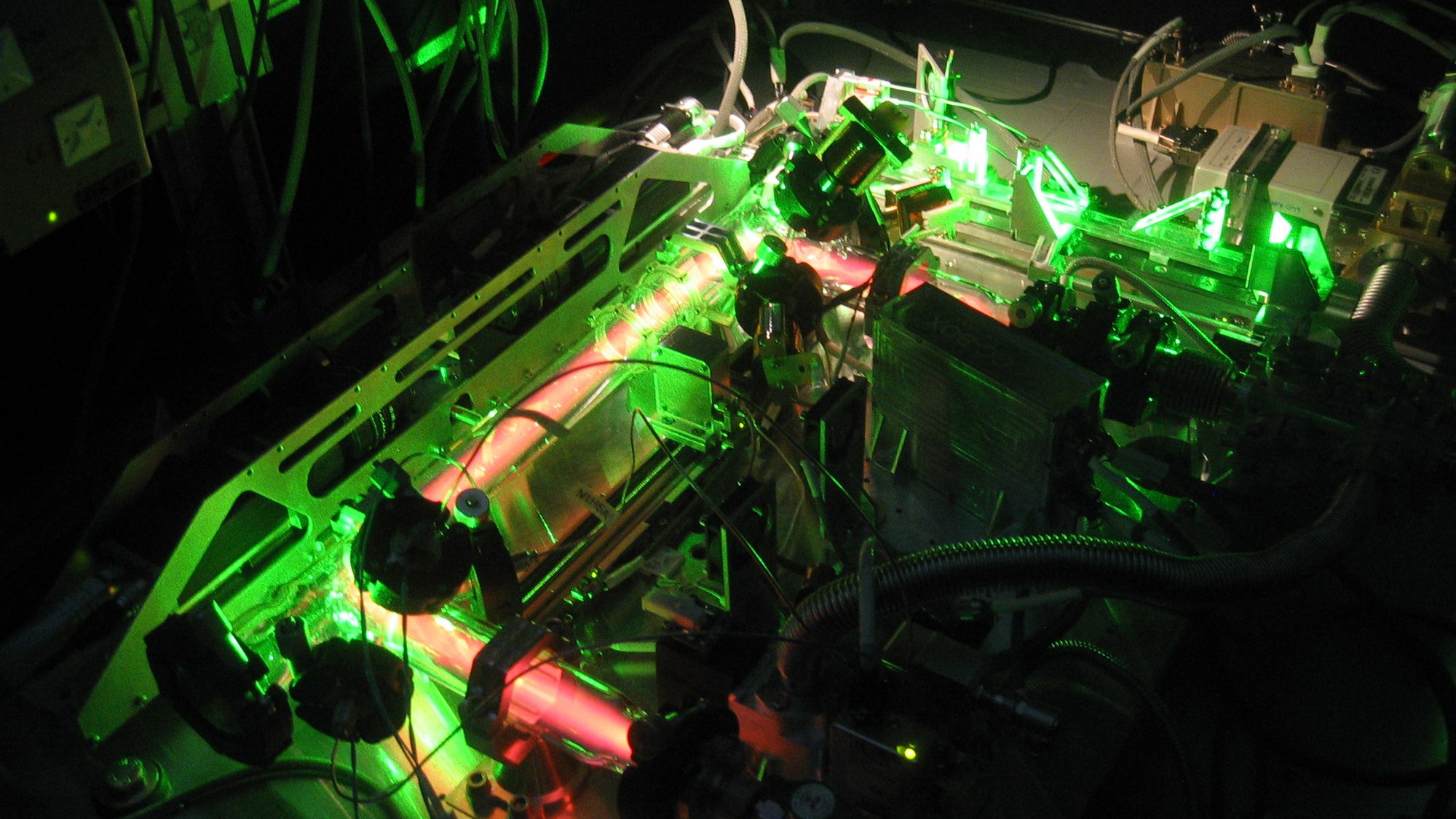 PK-4 – a neon tube as an experimental reactor