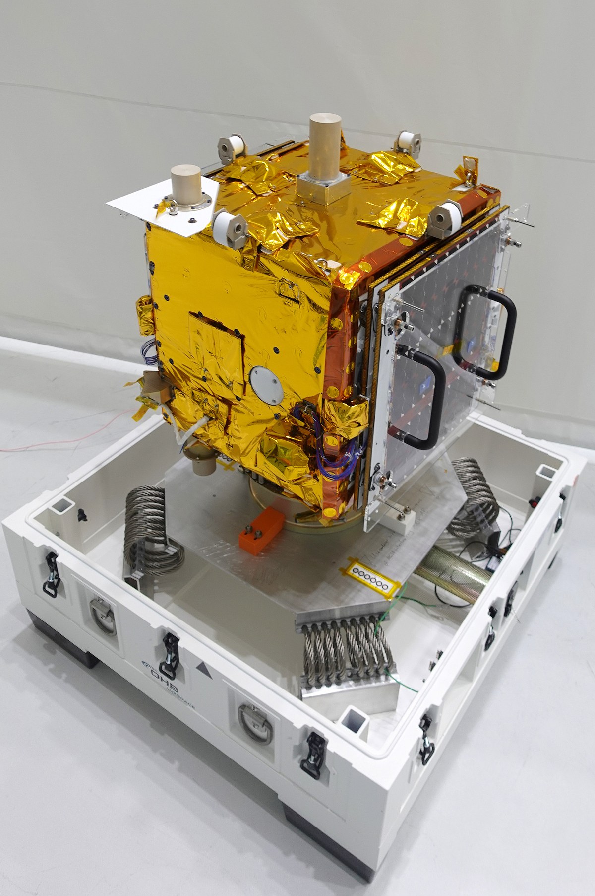 DLR – ESAIL microsatellite launched with satellite platform