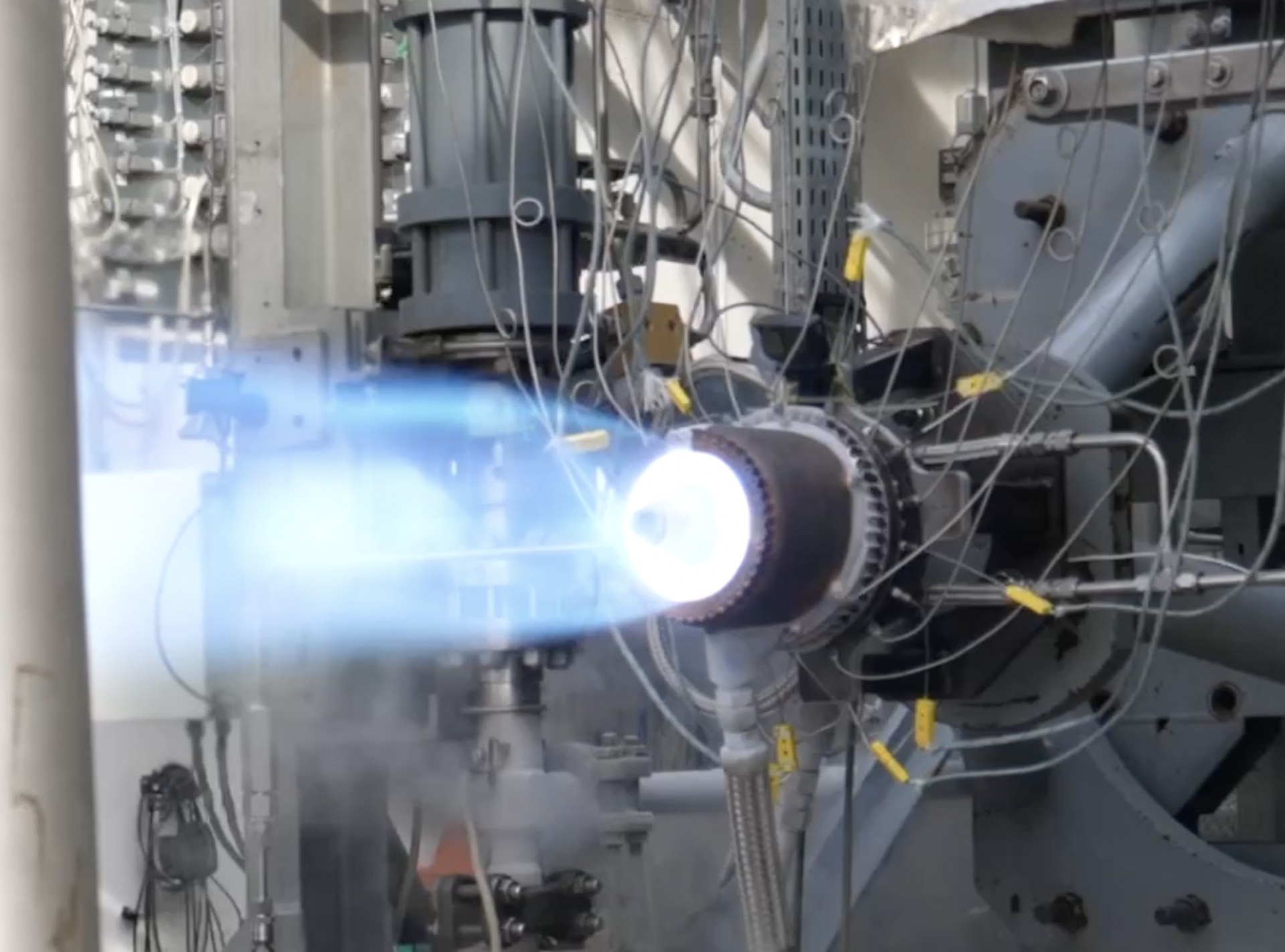 DLR – MethaLox Aerospike Engine During A Hot-run Test