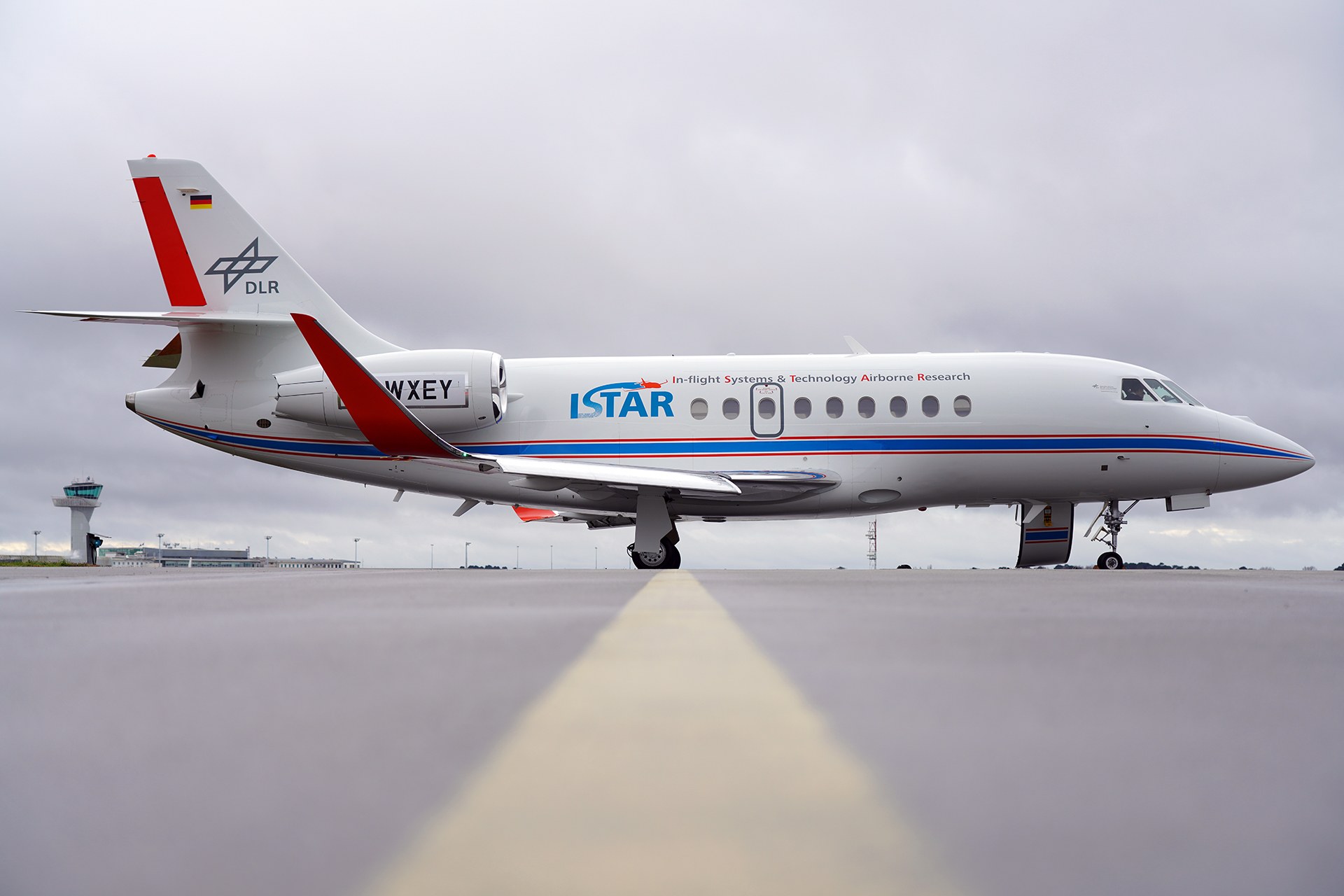 Arrival of the new DLR research aircraft ISTAR in Braunschweig