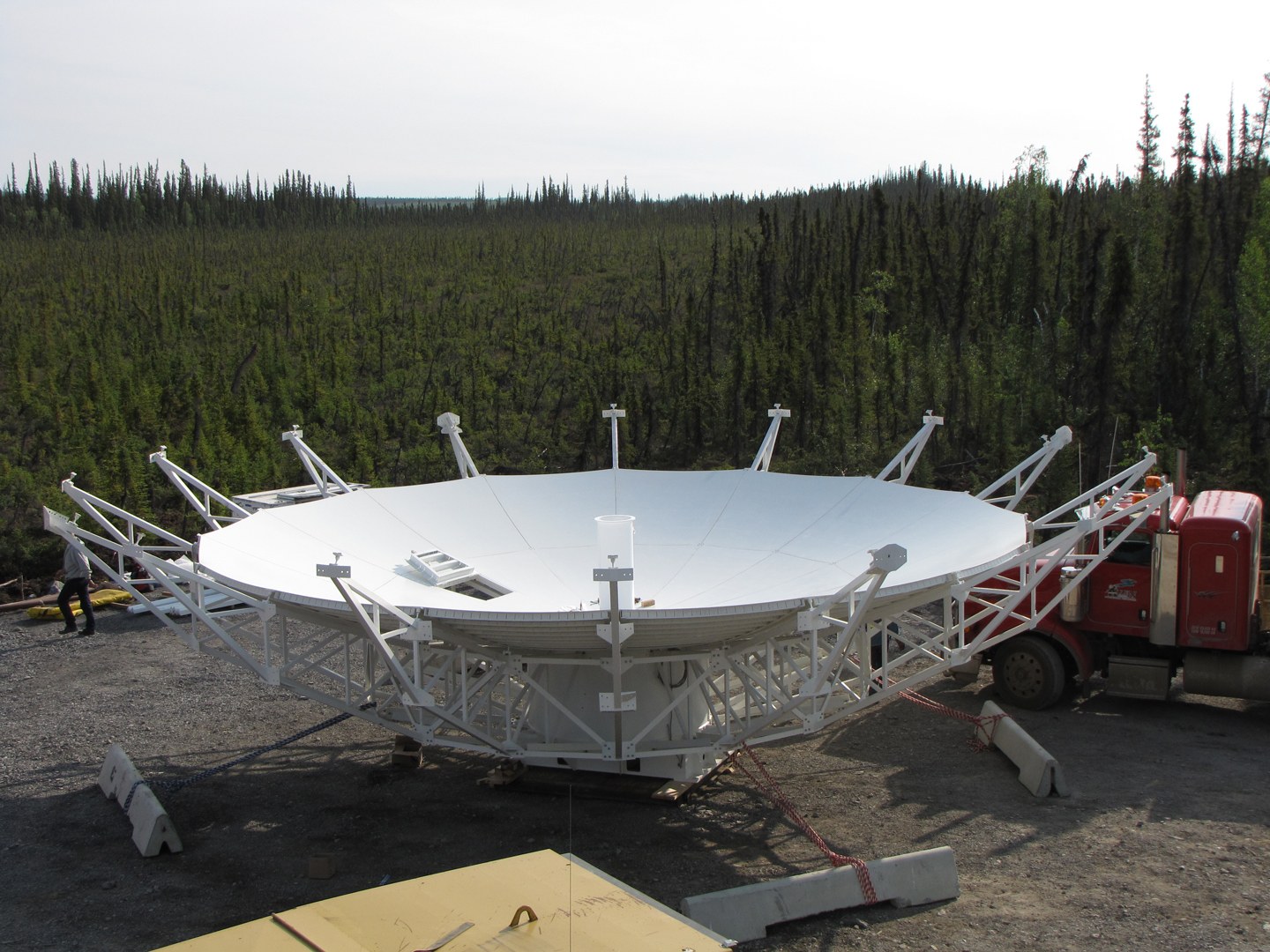 The 13-metre reflector of the antenna