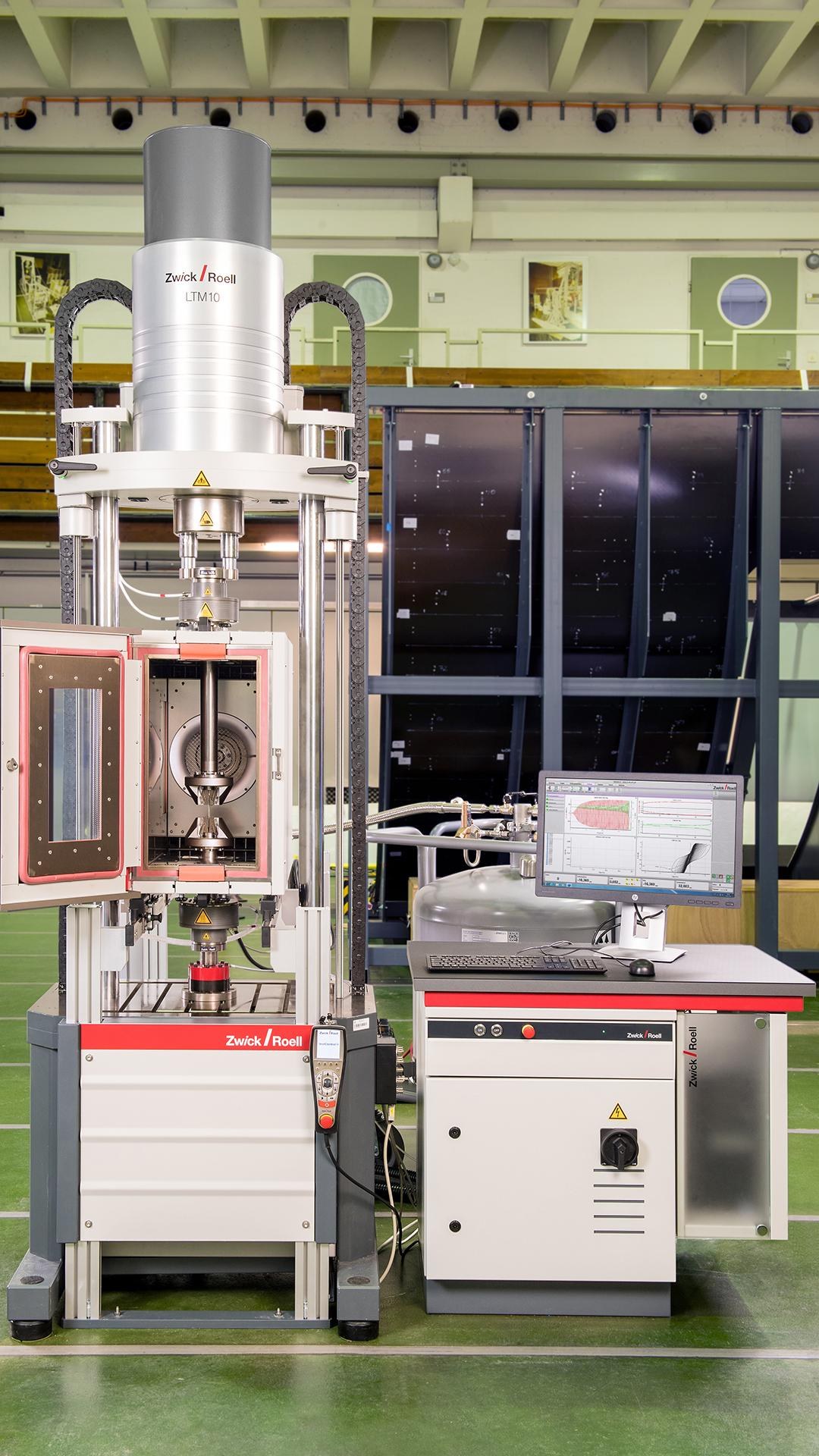 Electrodynamic machine for testing material fatigue properties