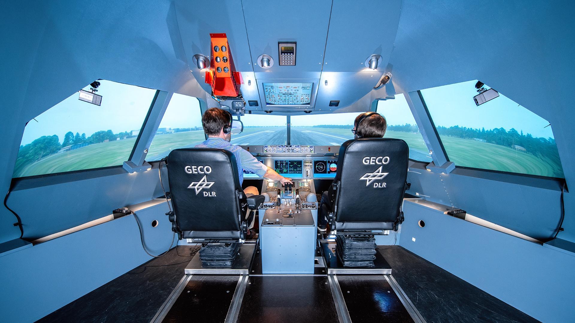Modular fixed-seat flight deck simulator