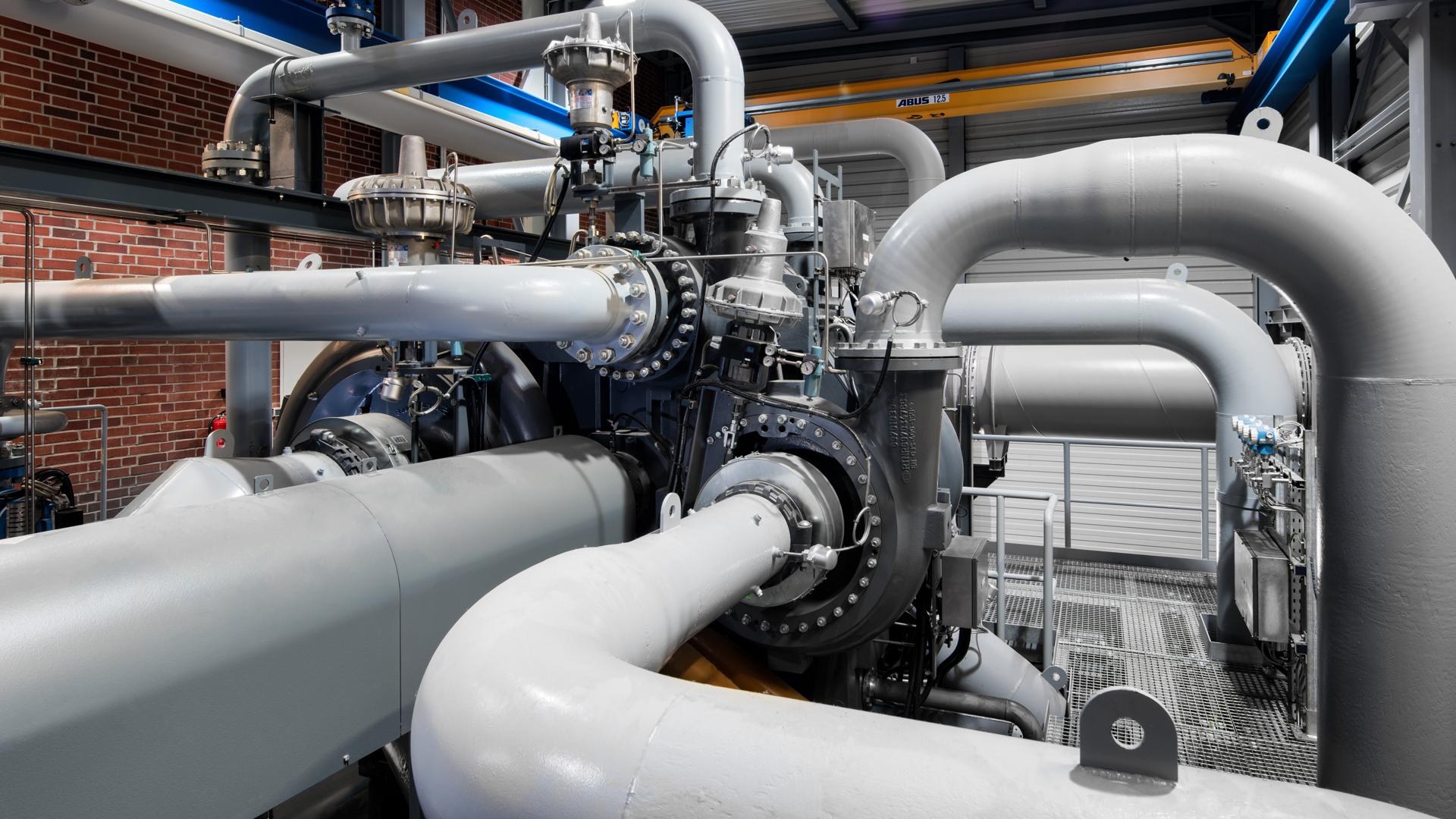High-pressure air compressor system (25 kilograms per second; 45 bar; 12.5 megawatts)
