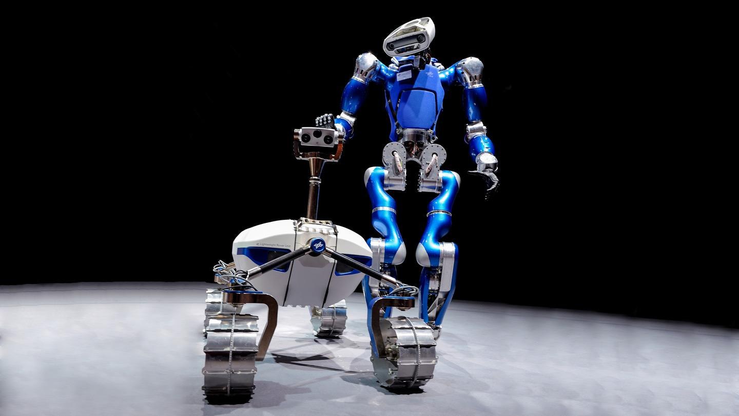 Humanoid walking robot TORO