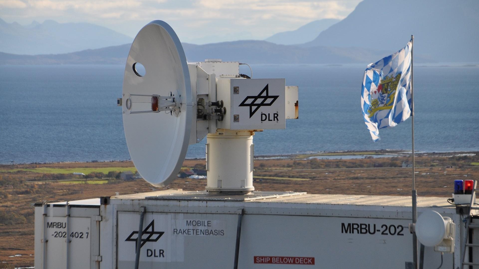 RIR-774C radar antenna during a mission at Breiviknakken in Andenes, Norway