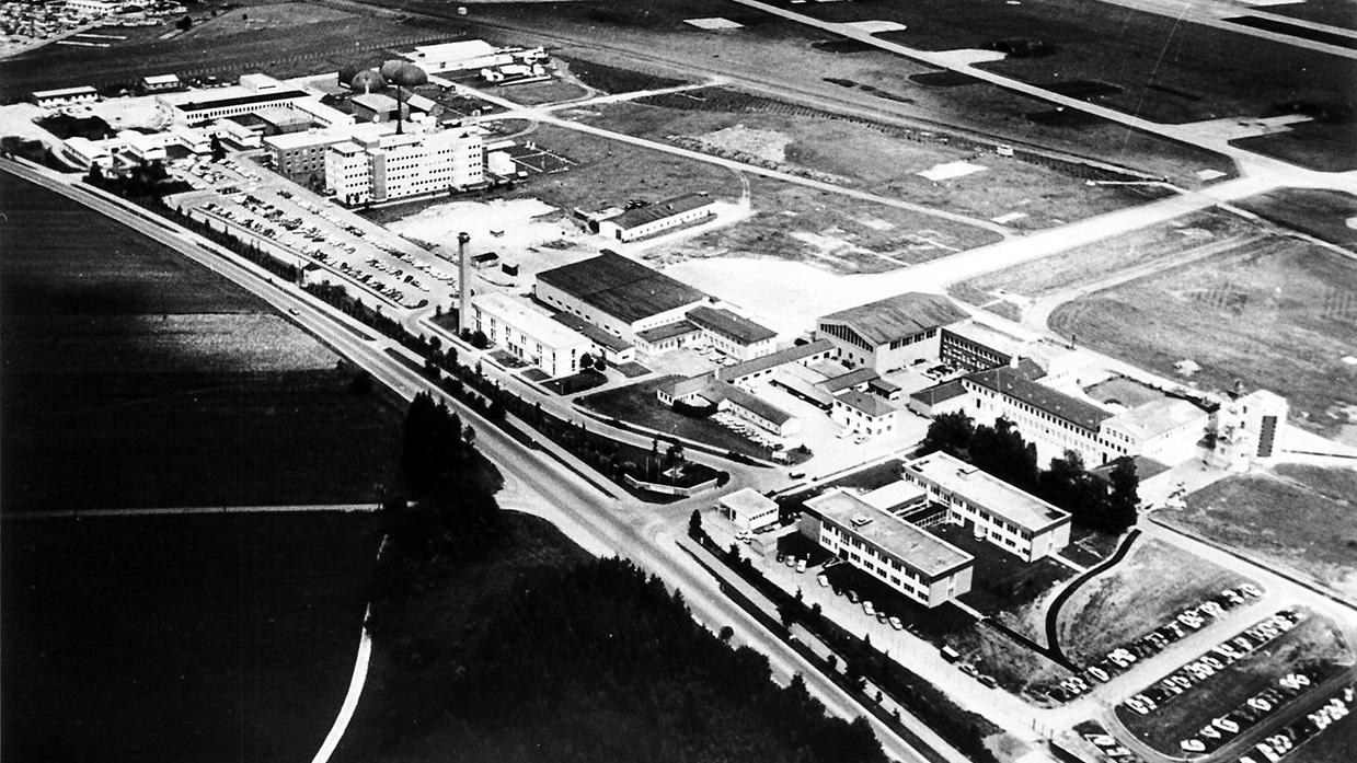 Historical aerial image of the Oberpfaffenhofen Research Centre