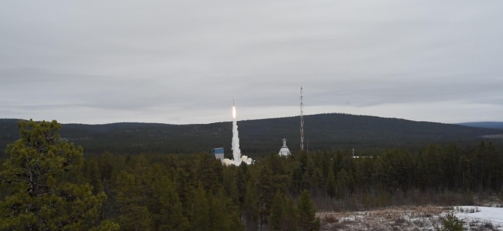 Eine Forschungsrakete auf dem Weg ins Weltall. Beim nächsten Start können die Missions-Logos vieler Kinder mitfliegen.