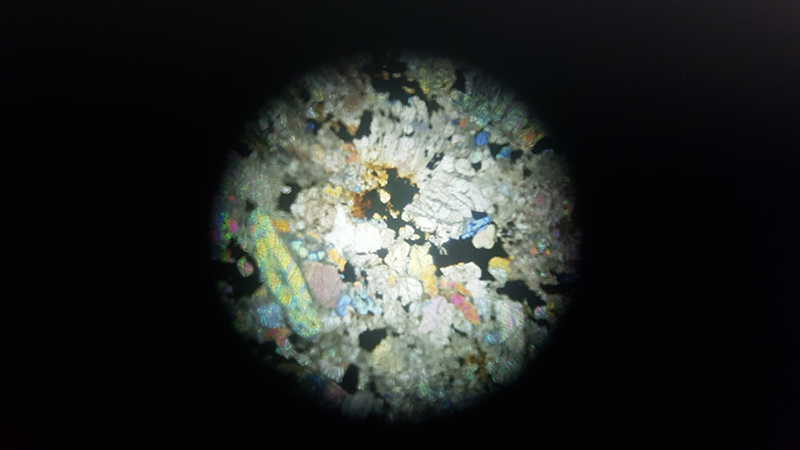 Meteorit (aufgenommen mit einem Polfilter)
