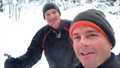Körperliche Fitness ist wichtig: Alex und sein Crew%2dKollege Reid Wiseman beim Skilanglauf. 