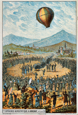 Die Brüder Montgolfier

Schon im Jahre 1783 erhoben sich die ersten Menschen in die Lüfte – und zwar mit einem Heißluftballon. Erfunden hatten ihn die französischen Brüder Joseph Michel und Jacques Etienne Montgolfier. Sie hatten eine Ballon-Hülle konstruiert und darunter ein Feuer entzündet. So nutzen sie die Tatsache, dass heiße Luft nach oben aufsteigt – und mit ihr der Ballon. Dieses Prinzip wird bis heute bei Ballonfahrten eingesetzt. Übrigens: Bevor Menschen zu den ersten längeren Flügen aufbrachen, testete man angeblich erst einmal, wie Tieren die Höhenluft bekam. Denn noch wusste ja niemand, ob man einen solchen Flug überleben würde. So kam es, dass Schafe und Hühner zu den ersten Lebewesen gehören, die sich in die Lüfte erhoben.