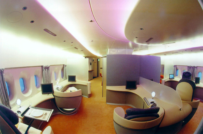 Luxuriöses Reisen im A380: angenehmes Licht und viel Platz in der Business Class. 
Bild: Airbus
