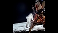 Aldrin steigt die Leiter herunter. Bild: NASA (AS11%2d40%2d5868)