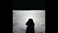 Armstrong fotografiert seinen Schatten. Bild: NASA