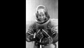 Ron Evans im Raumanzug (ohne den hellen Überzug). Er blieb in der Mondumlaufbahn, während seine beiden Kollegen drei Tage auf dem Mond verbrachten. Bild: NASA