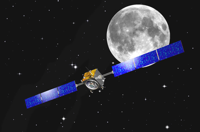 Die Sonde SMART-1 – hier in einer künstlerischen Darstellung – auf dem Weg zum Mond. 
Bild: ESA (J. Huart) 