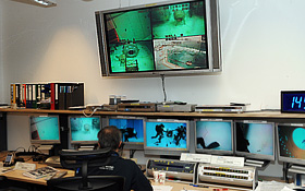 Im Kontrollraum für das Schwerelosigkeitstraining. Bild: ESA, DLR