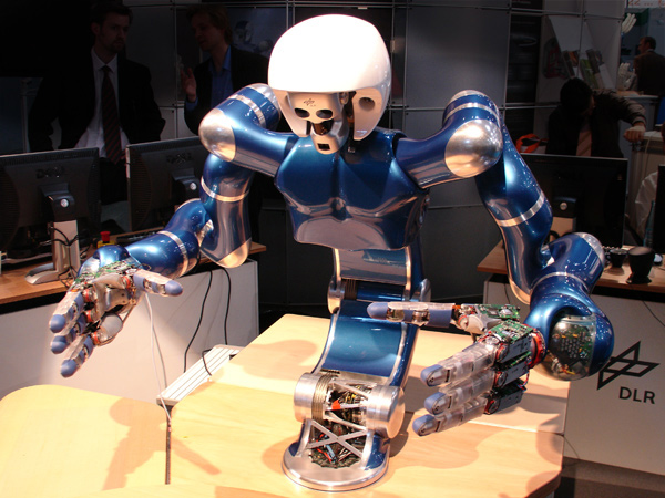 Ein DLR-Roboter in Aktion. Die Weltraum-Robotik und ihre irdischen Anwendungen sind eines der vielen spannenden Forschungsthemen im DLR. 
Bild: DLR