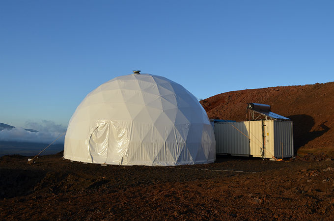 Das „Zuhause“ der Mars-Crew: eine kleine Kuppel mit Wohn- und Schlafräumen. Bild: University of Hawaii at Manoa